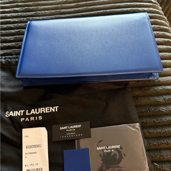 Small YSL textured leather clutch - Picture 6 of 11